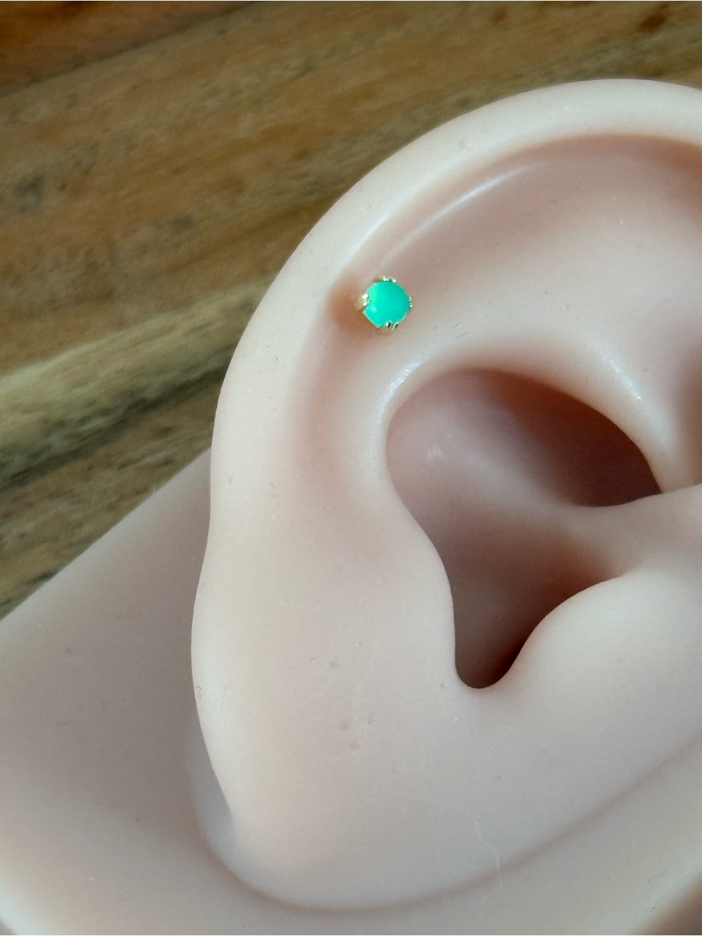 BVLA Sandblasted Chrysoprase Cabochon Prong 16g Threaded End – 14K Gold